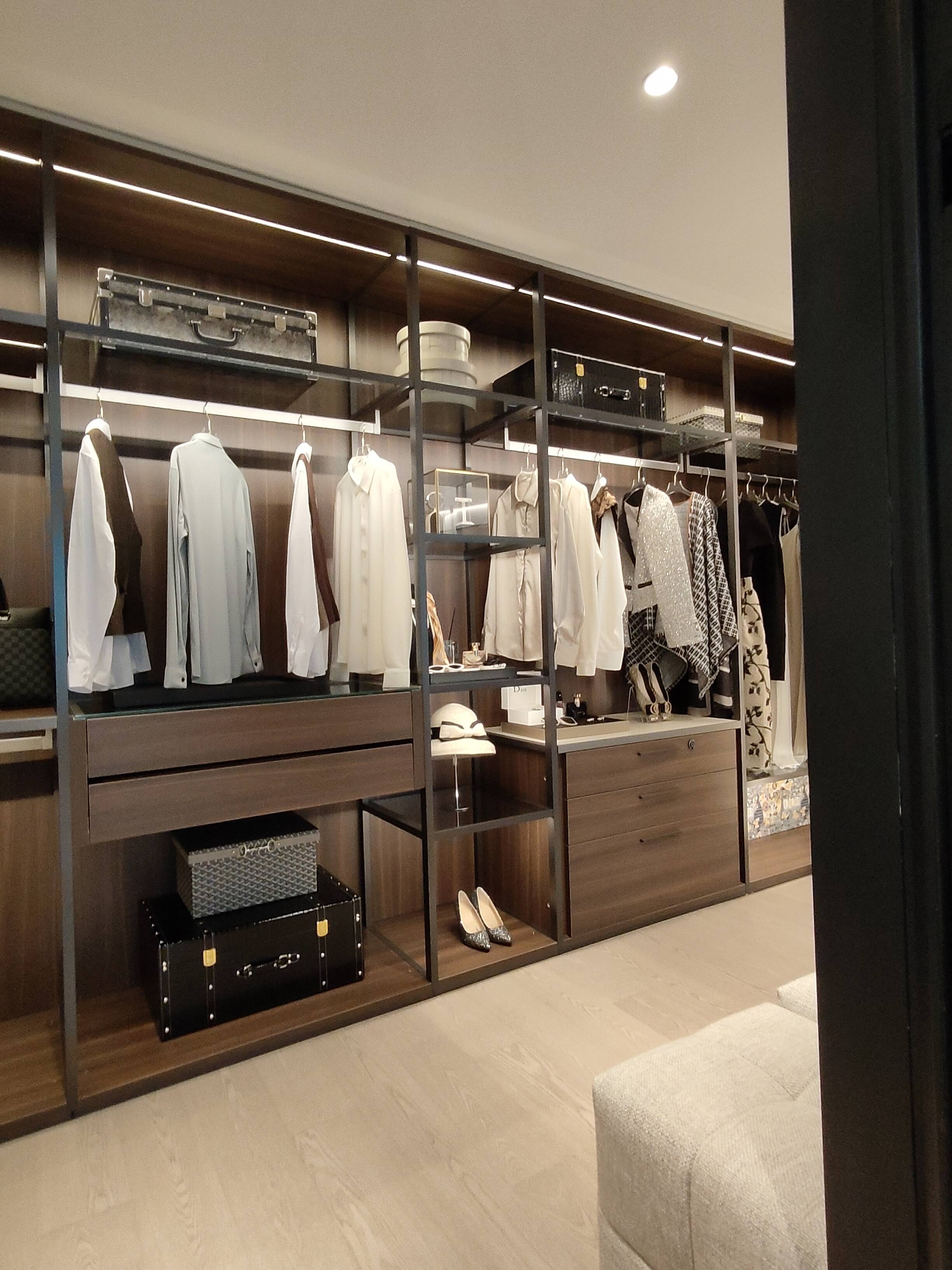 金属框架式衣帽间一个圈层的生活方式