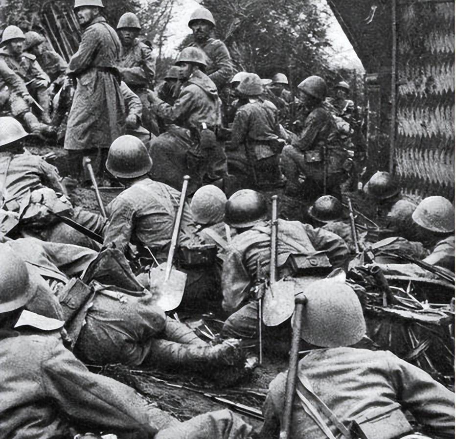 1月23日,蔡廷锴与蒋光鼎在上海召开了会议,做出了抵抗日军的决定.