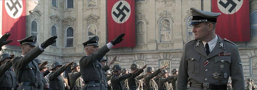 德国法西斯上台之后基本上都是非常纯净的,毕竟他们是靠着选举上台的.