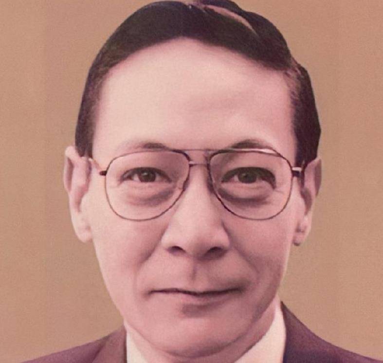 答案是否定的,蒋介石的孙子蒋孝勇,曾经张罗过先将爷爷和父亲的遗骨