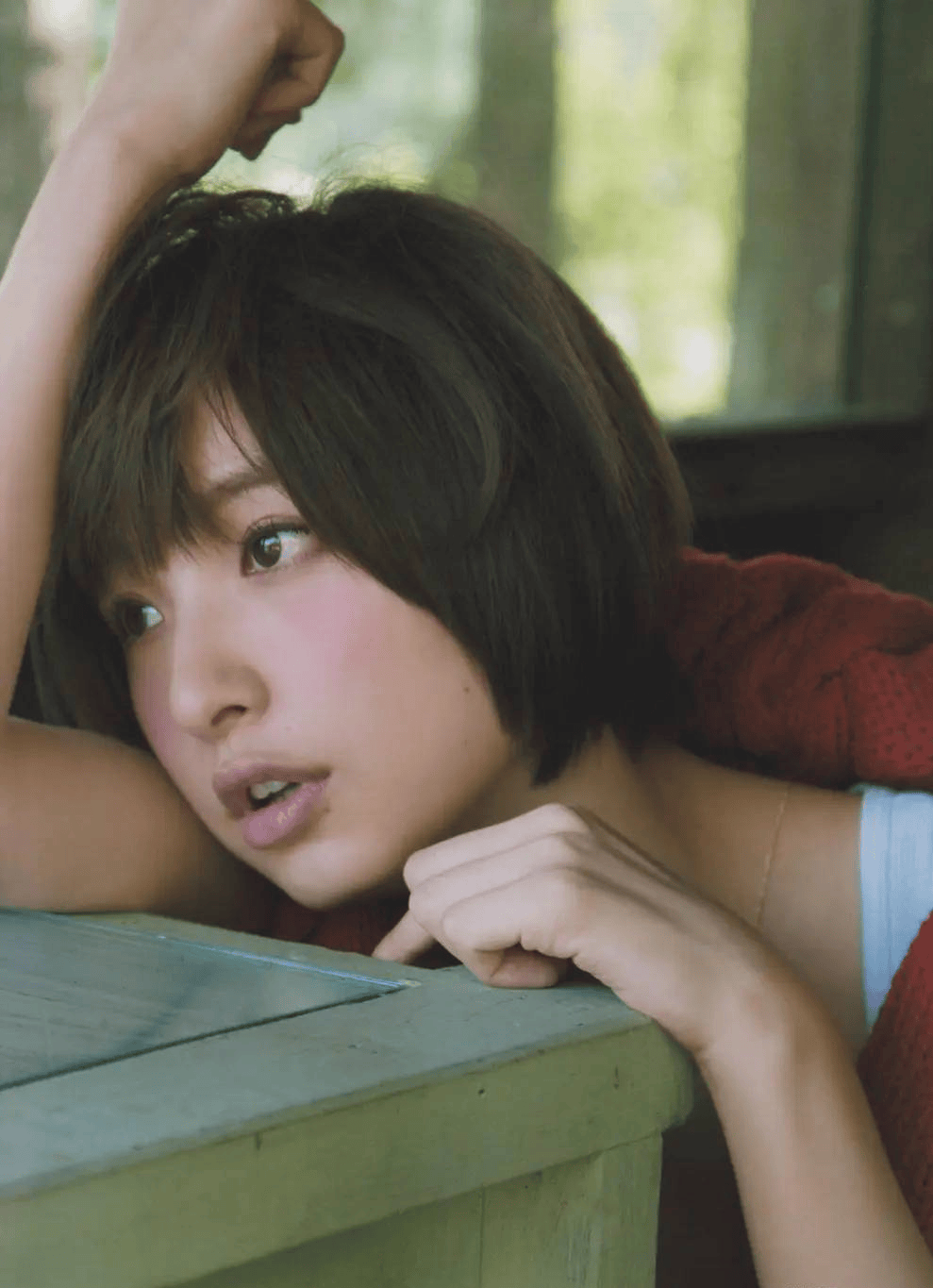 筱田真理子的美丽不仅局限于她的外表,她的气质和魅力同样令人无法