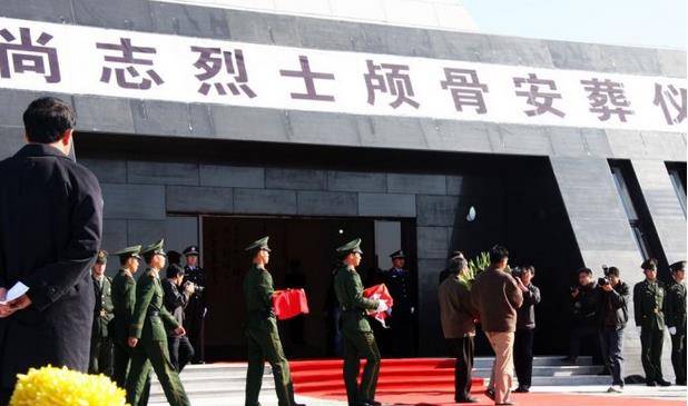 2004年,长春民工挖出一颗无名头颅,专家鉴定:烈士遗骸_赵尚志_东北抗