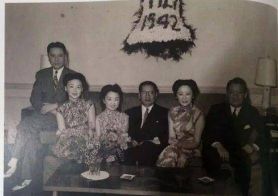 三个儿子,都取宋姓,即宋霭龄,宋庆龄,宋子文,宋美龄,宋子良以及宋子安