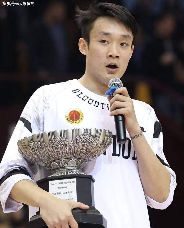 可惜的天才球员,丁彦雨航曾经无限接近加盟nba,因伤走下神坛