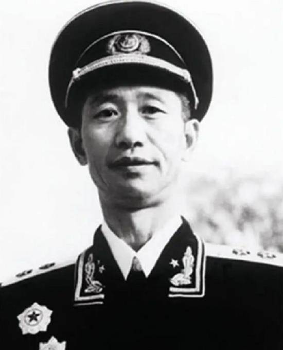 1972年,周希汉汇报"718工程"受阻,叶帅拍板:你挺起腰杆干