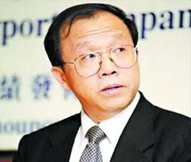 "国门巨贪"受贿超1亿,深陷赌博20年,乘专机至香港一夜输400万