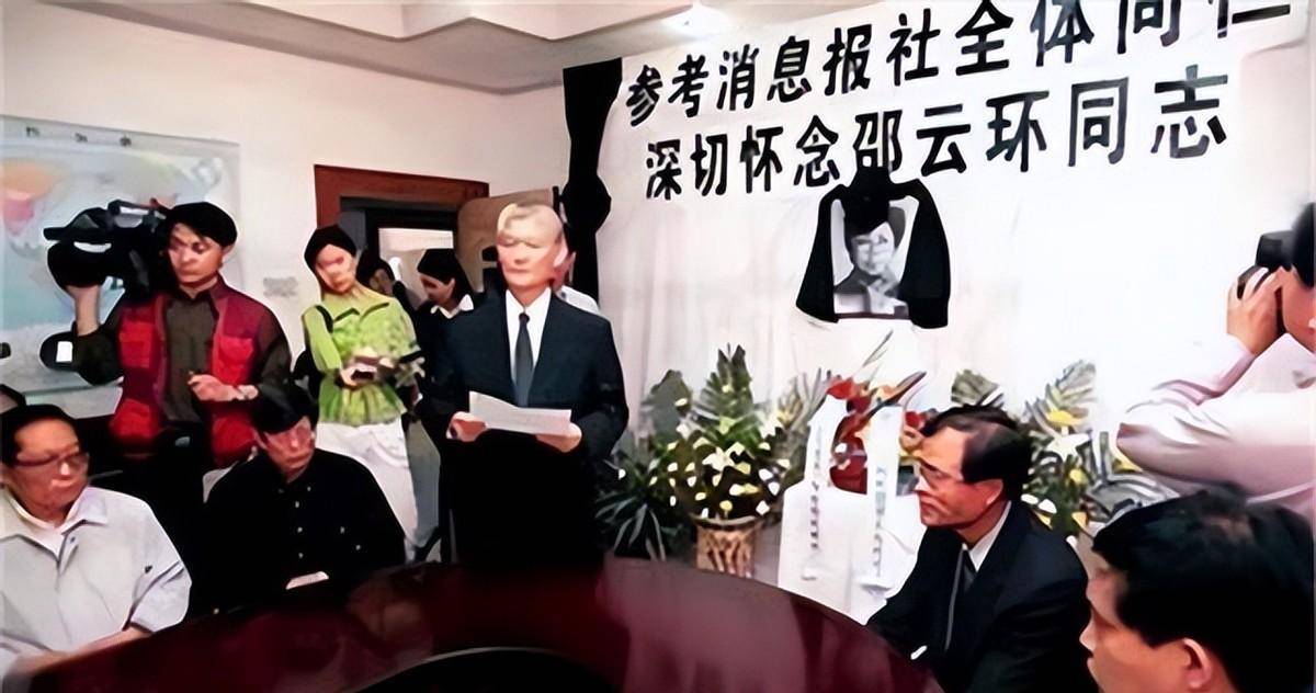 2日下午三点的时候开了个短会,商量怎么告诉曹荣飞妻子已经牺牲的事实