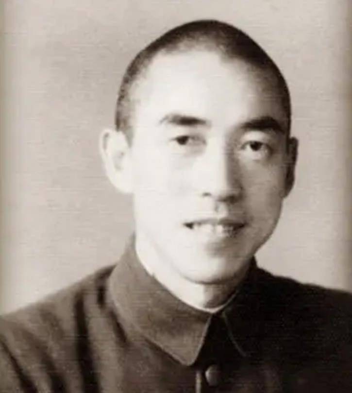 女特工潜伏太成功,自曝身份后,邻居不信:明明是啥都不懂的主妇