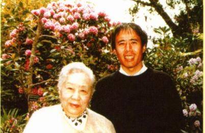 美国纪念邮票上的东方女人:吃中餐,穿旗袍,曾为美国造原子弹_吴健雄