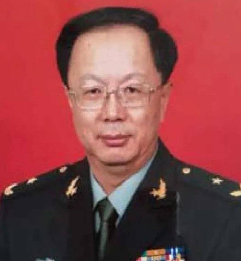 2连成为一名普通的战士,此后张学谦扎根部队基层服役,陆续担任了班长