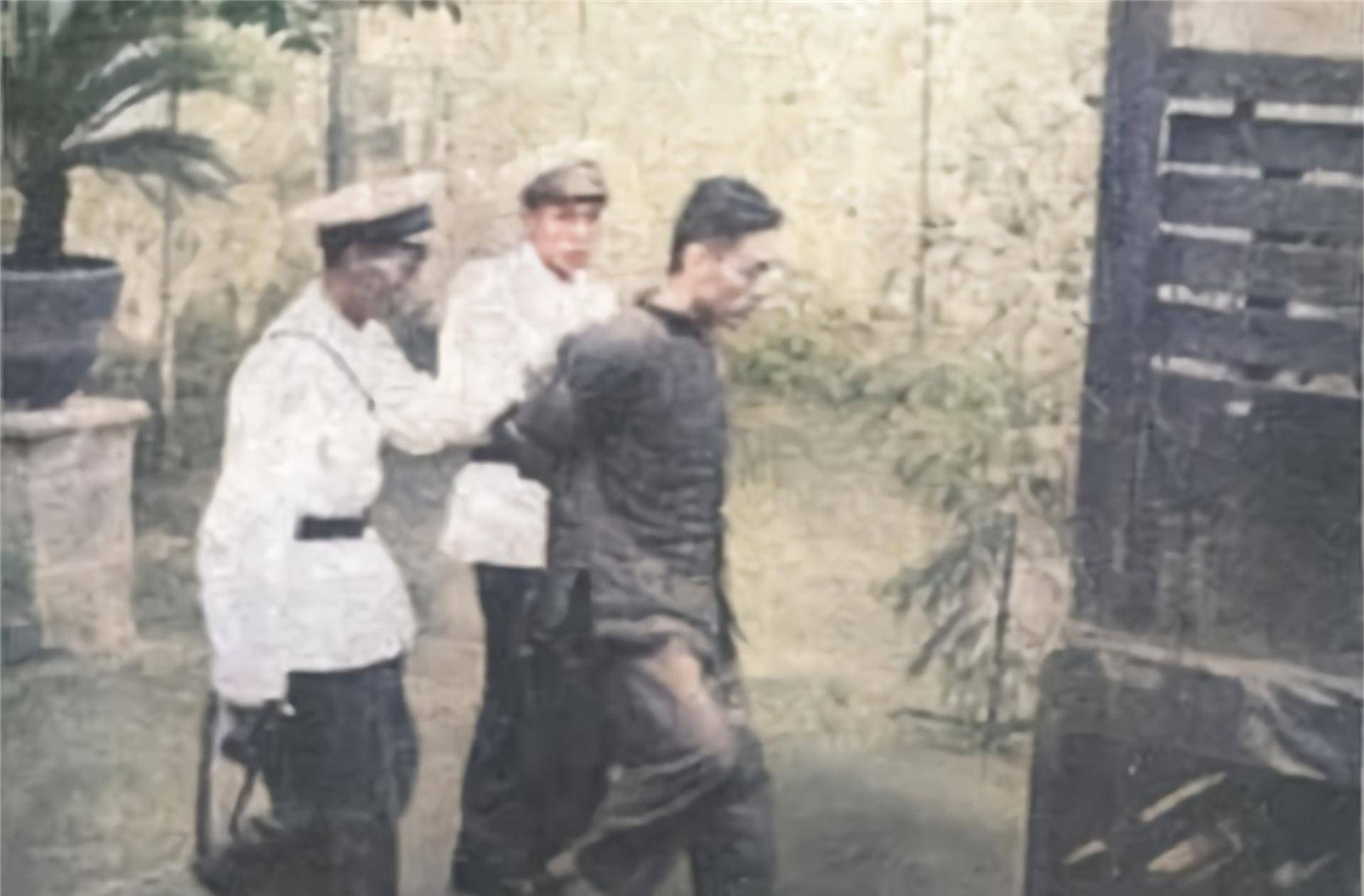 渣滓洞特务被判死刑,行刑前一句话保全性命,28年后成革命功臣