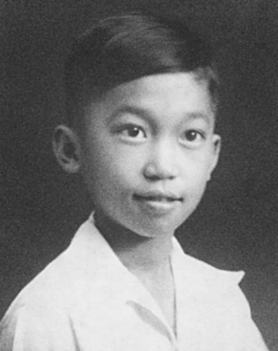 买完船票之后,母亲将余下的一百多美元仔细包好,妥帖地塞进梁思礼的衣