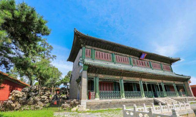 近四千人手写抄录,皇皇巨著《四库全书》是怎样诞生的