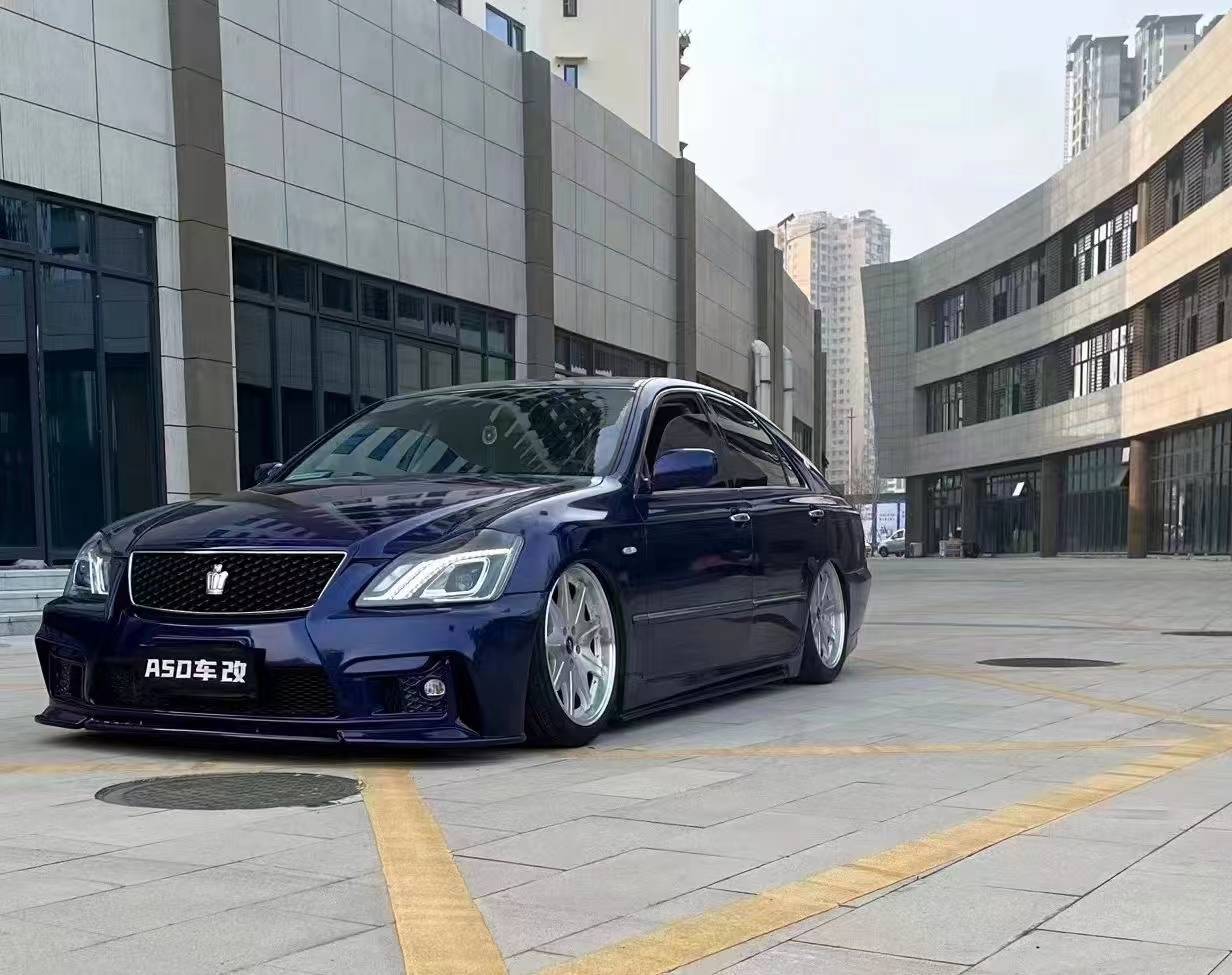 丰田皇冠改装airbft气动避震:超低姿态的优雅演绎