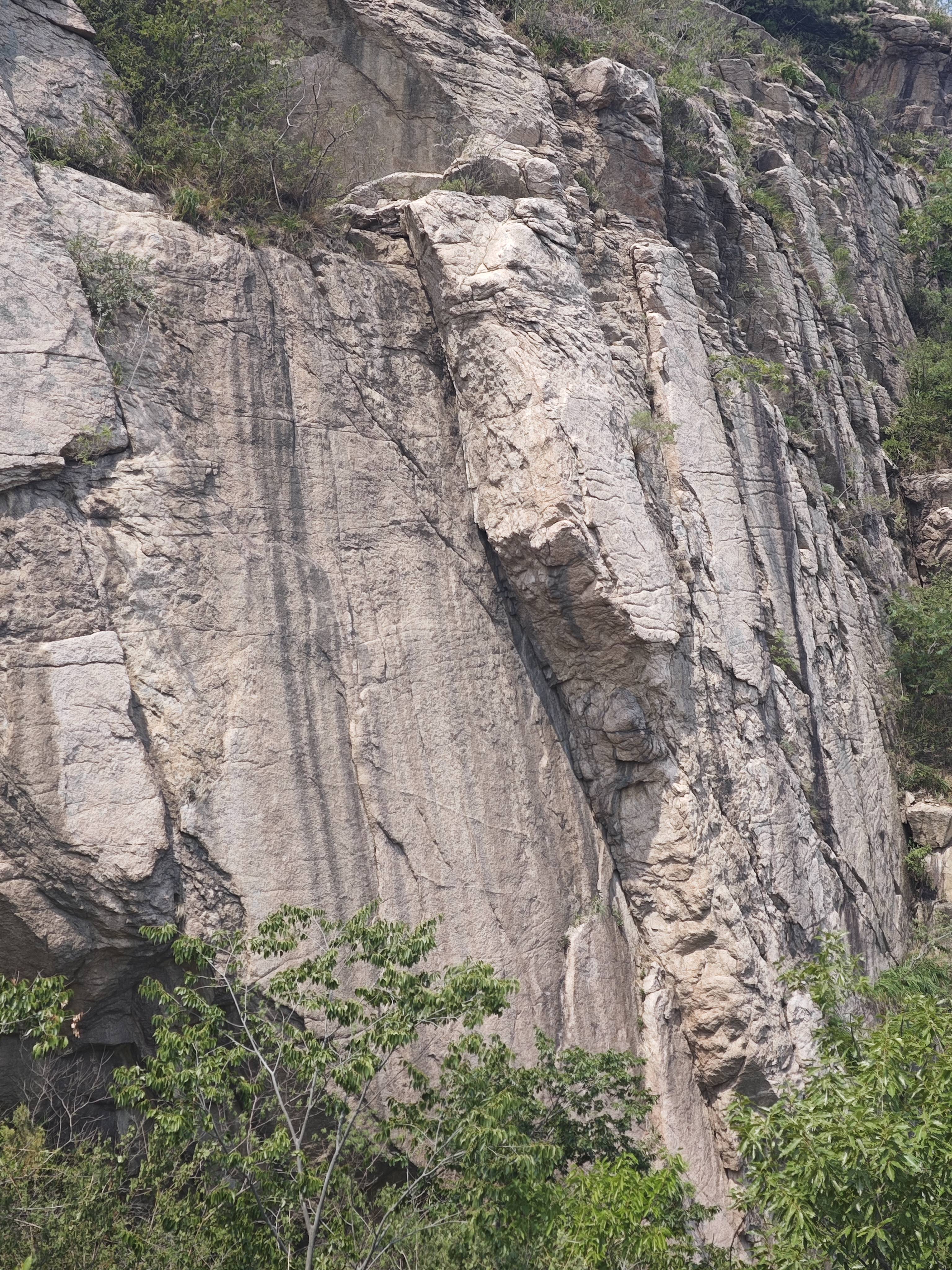雄奇瑰丽虎头崖(叟崮)