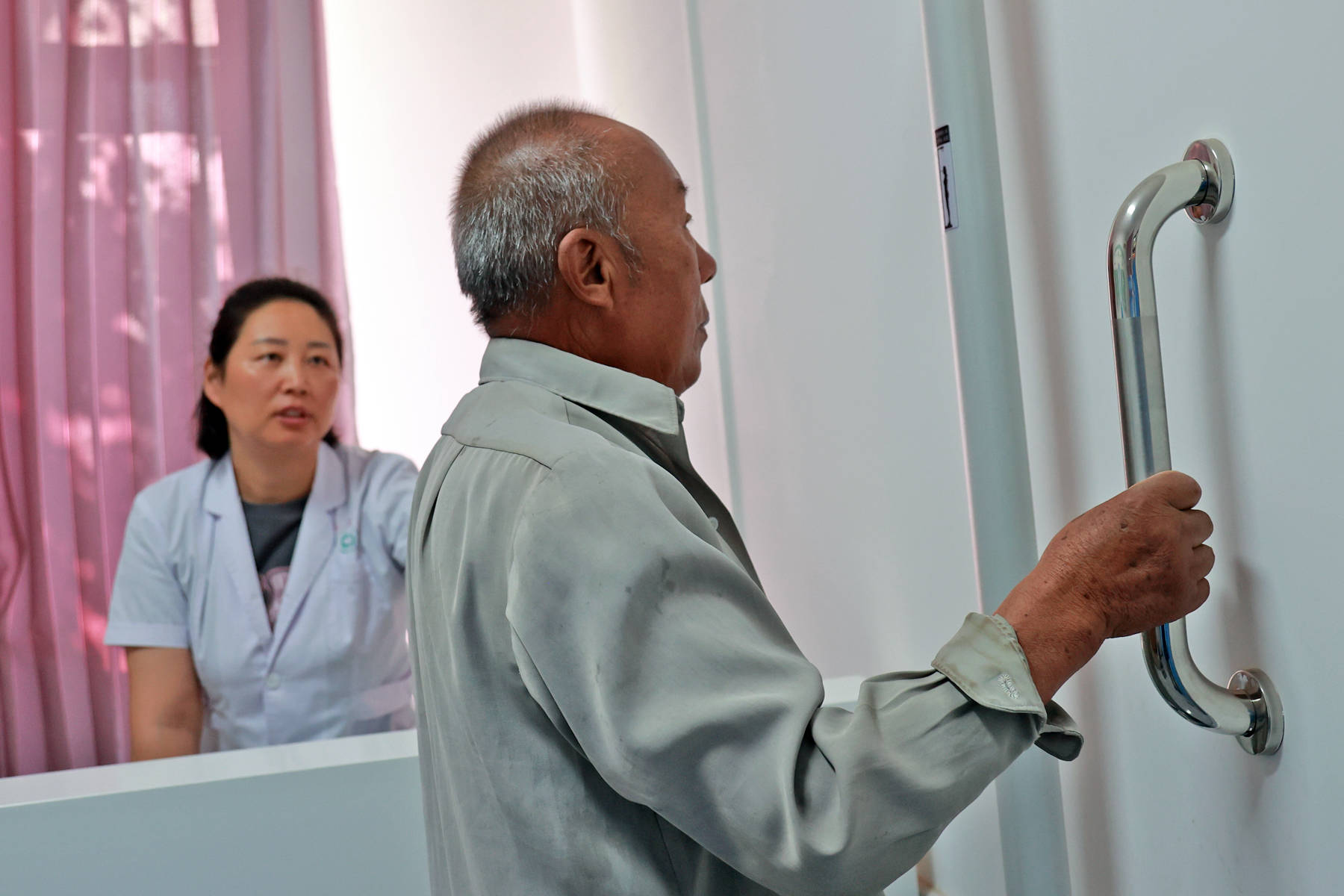 大荔县段家卫生院开展对辖区2千余名65岁以上老年人免费体检