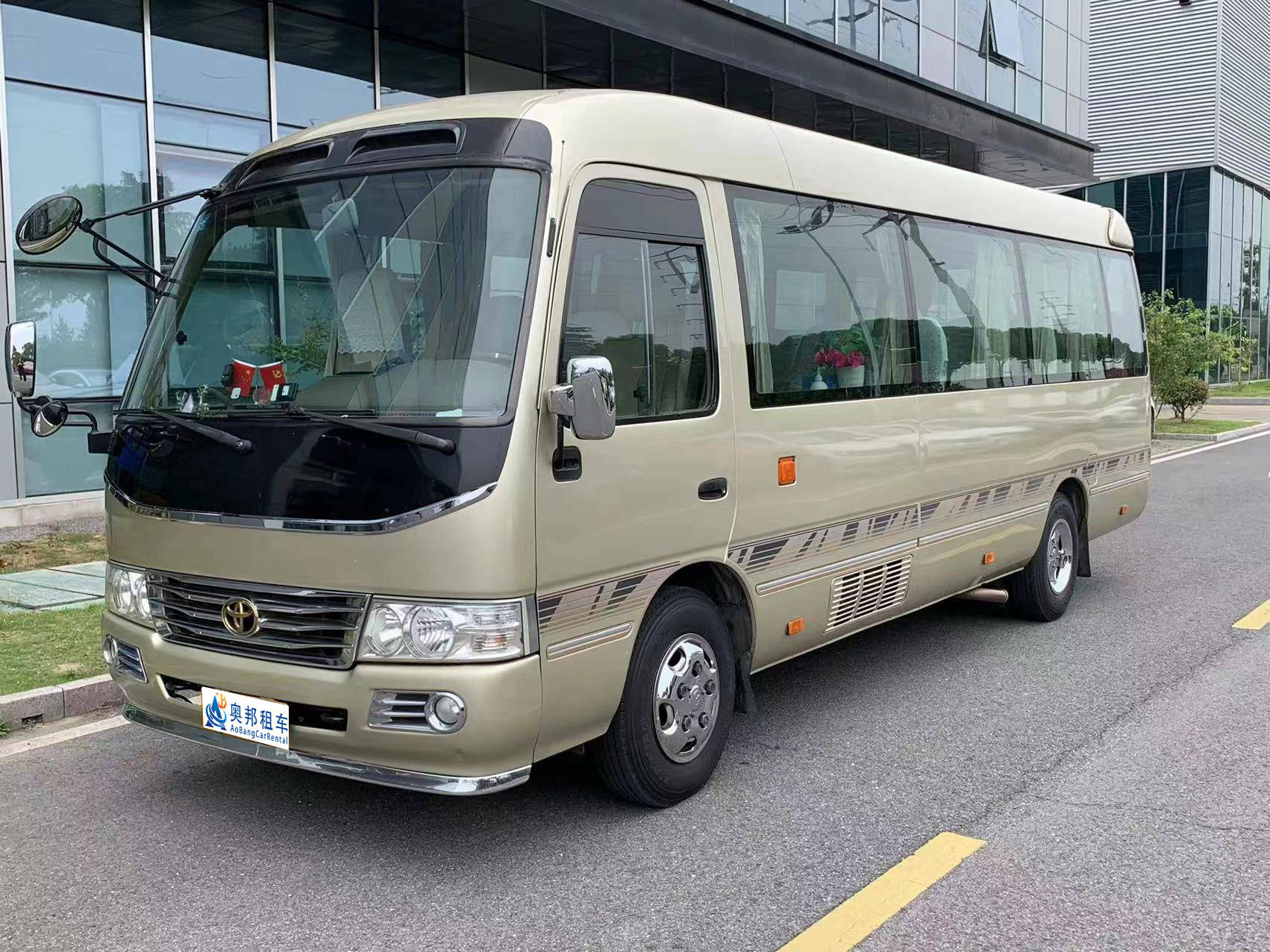 上海考斯特中巴车19座租赁要注意什么?上海考斯特租赁技巧