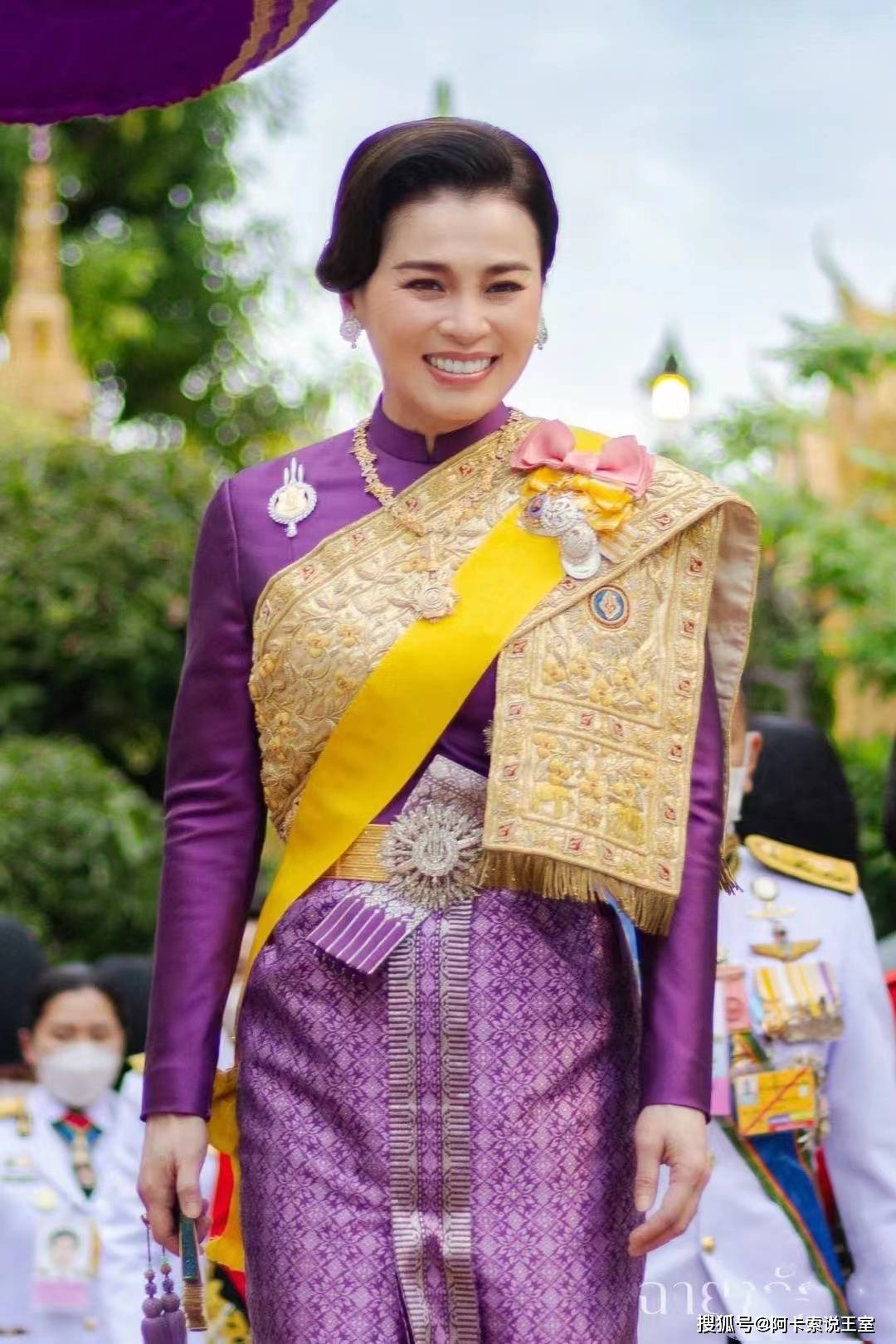 泰国王室内部迎来变动,苏提达王后成为后宫独赢者,归来