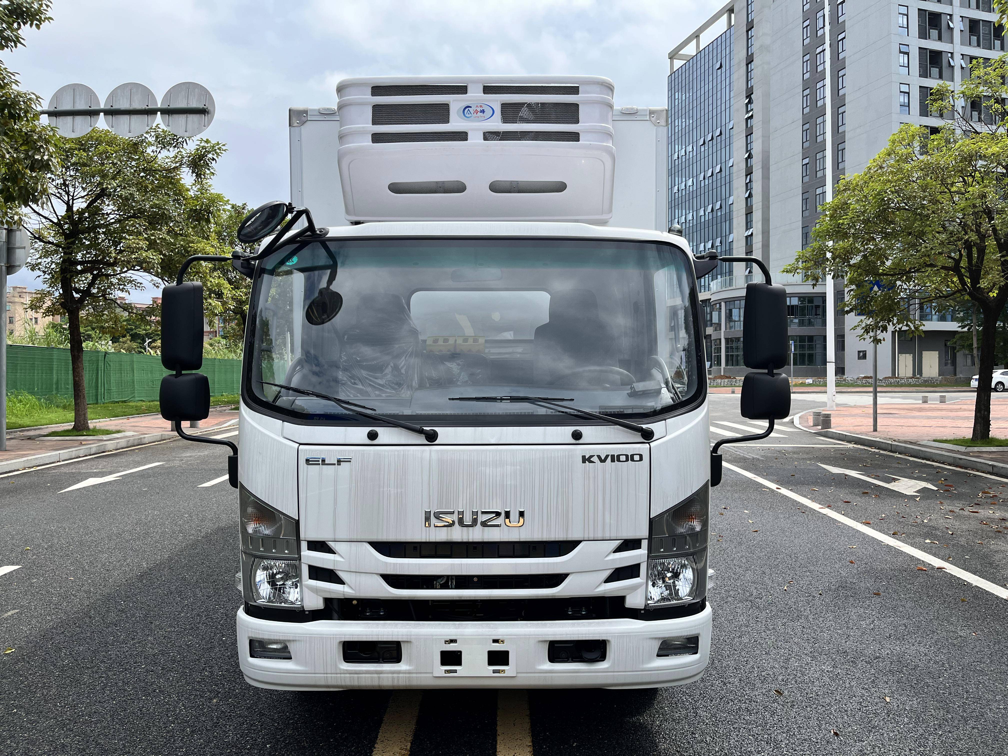 庆铃五十铃kv100肉挂冷藏车全新上线 五六集团