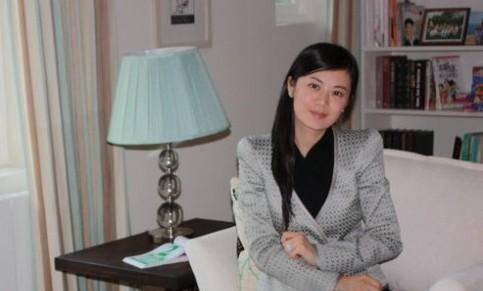 姜丰:她曾是央视主持人,事业巅峰时却远嫁欧洲,如今怎么样了?