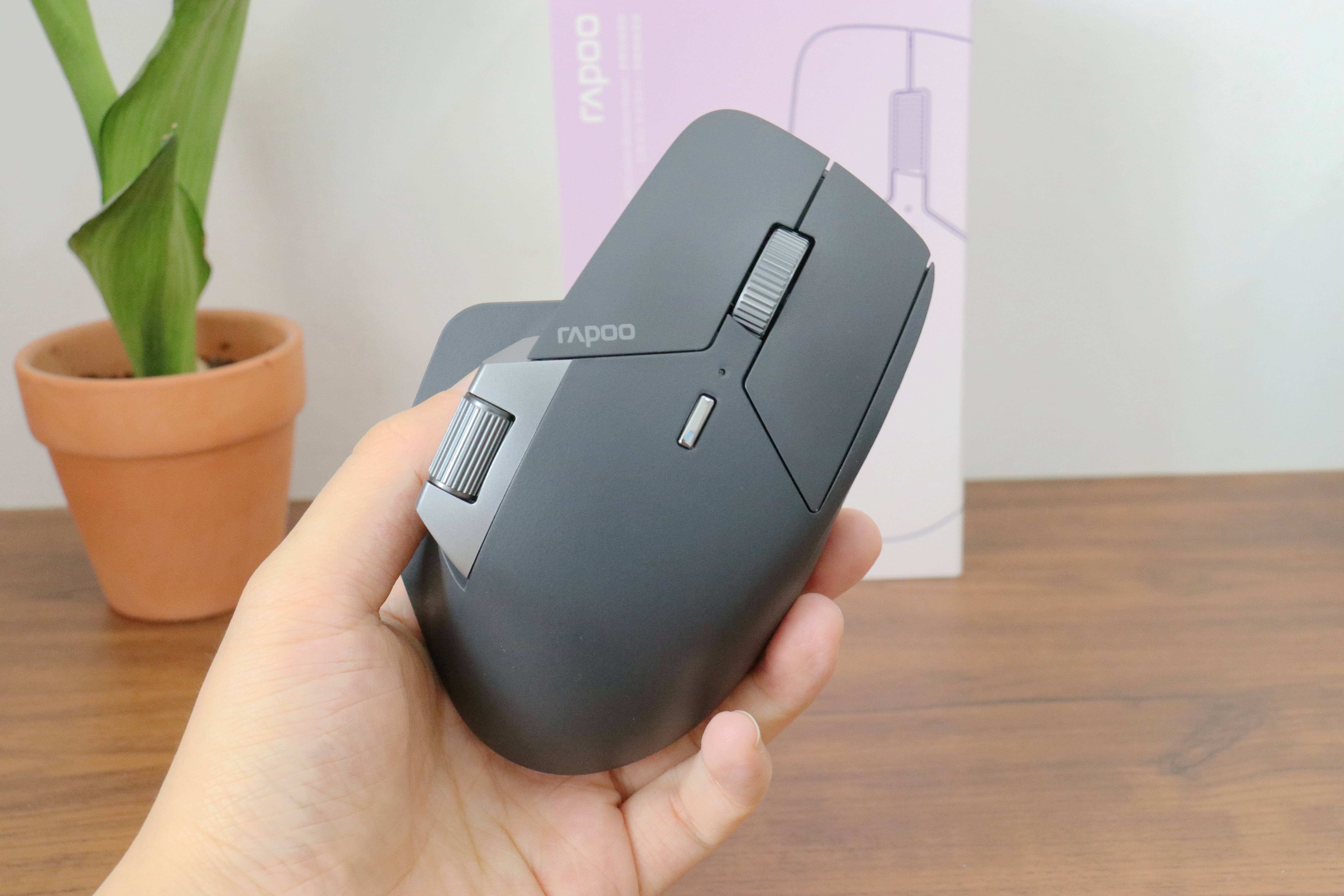 雷柏MT760鼠标体验：支持无线跨屏传输和多设备连接，工作效率直线加倍