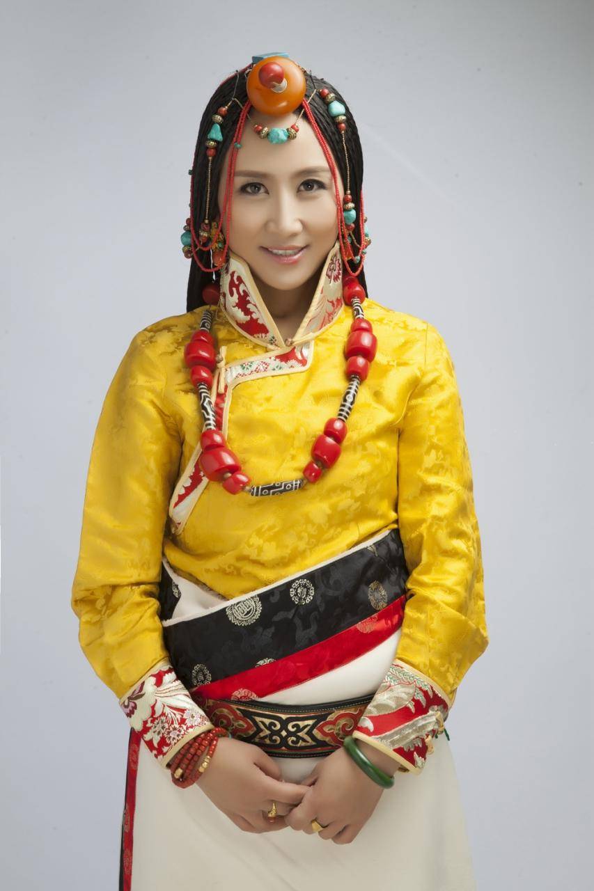 爱琴海歌唱者央金兰泽她的出场费是多少