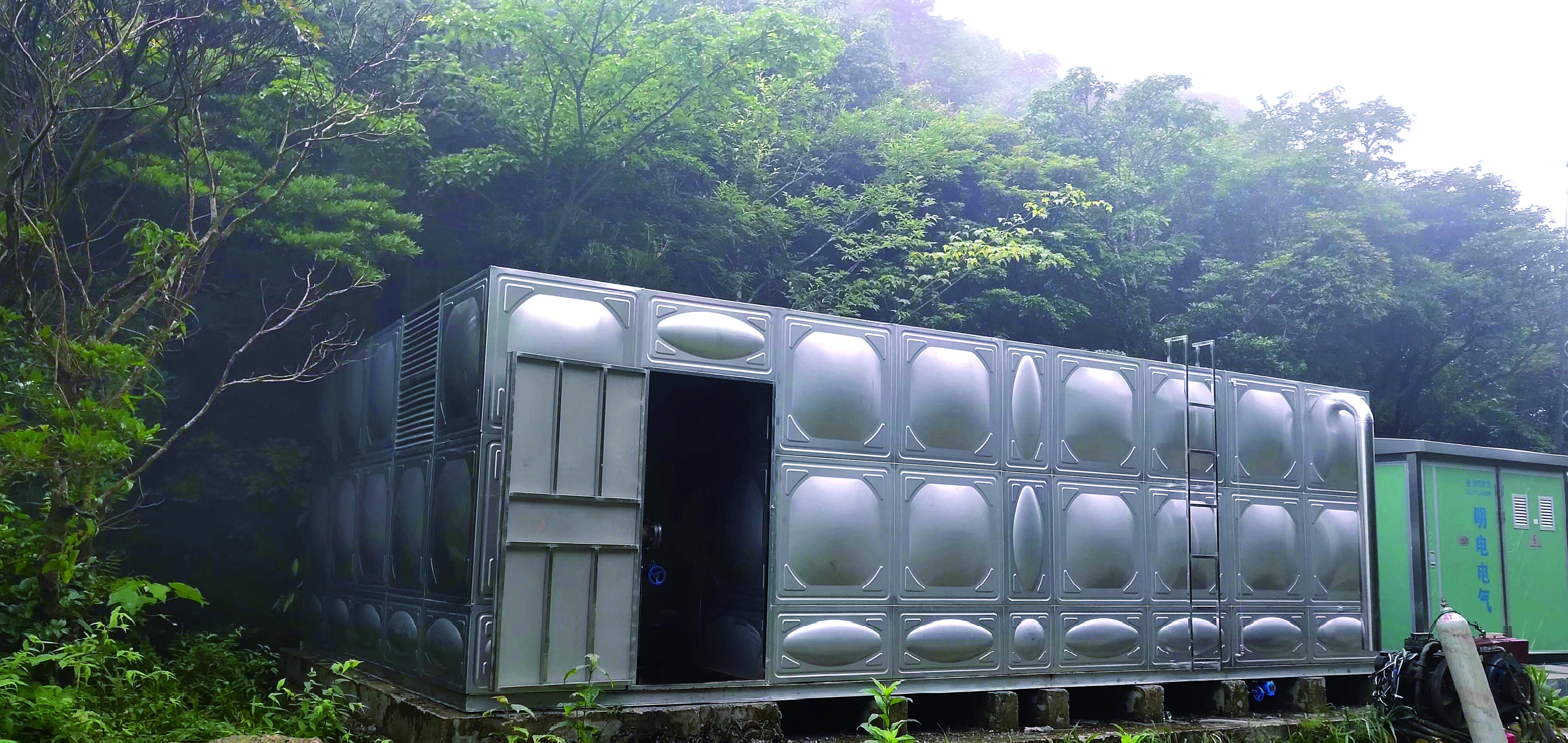方形304不锈钢水箱在节省空间方面有何优势?