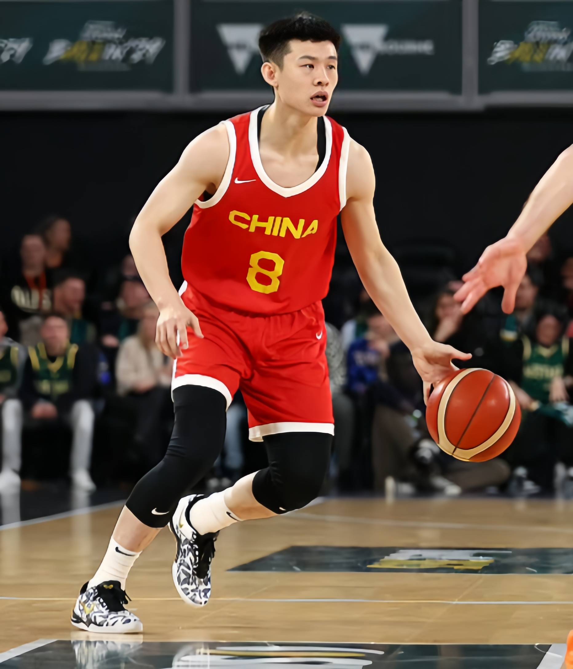 中国男篮6人通过考察!廖三宁成核心,3大中锋强势,大龄新秀逆袭