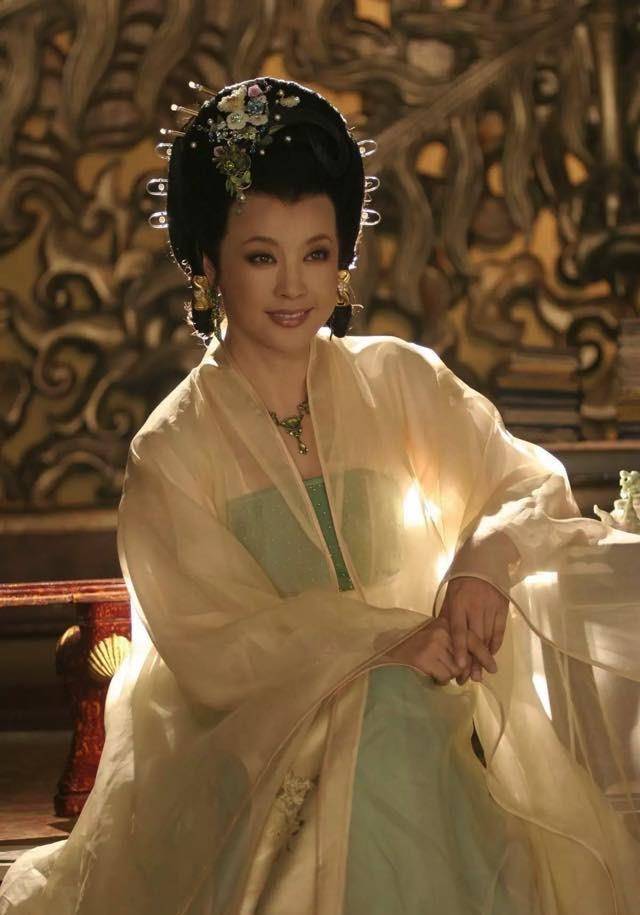 原创宰相狄仁杰劝武则天戒色,已步入老年的武则天,用一席话使其哑口