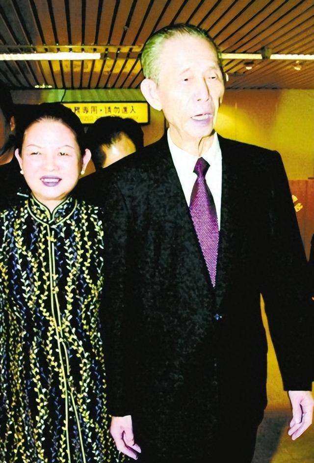 回顾:王永庆在银行存400亿,如今子女取不出,需另交300亿遗产税