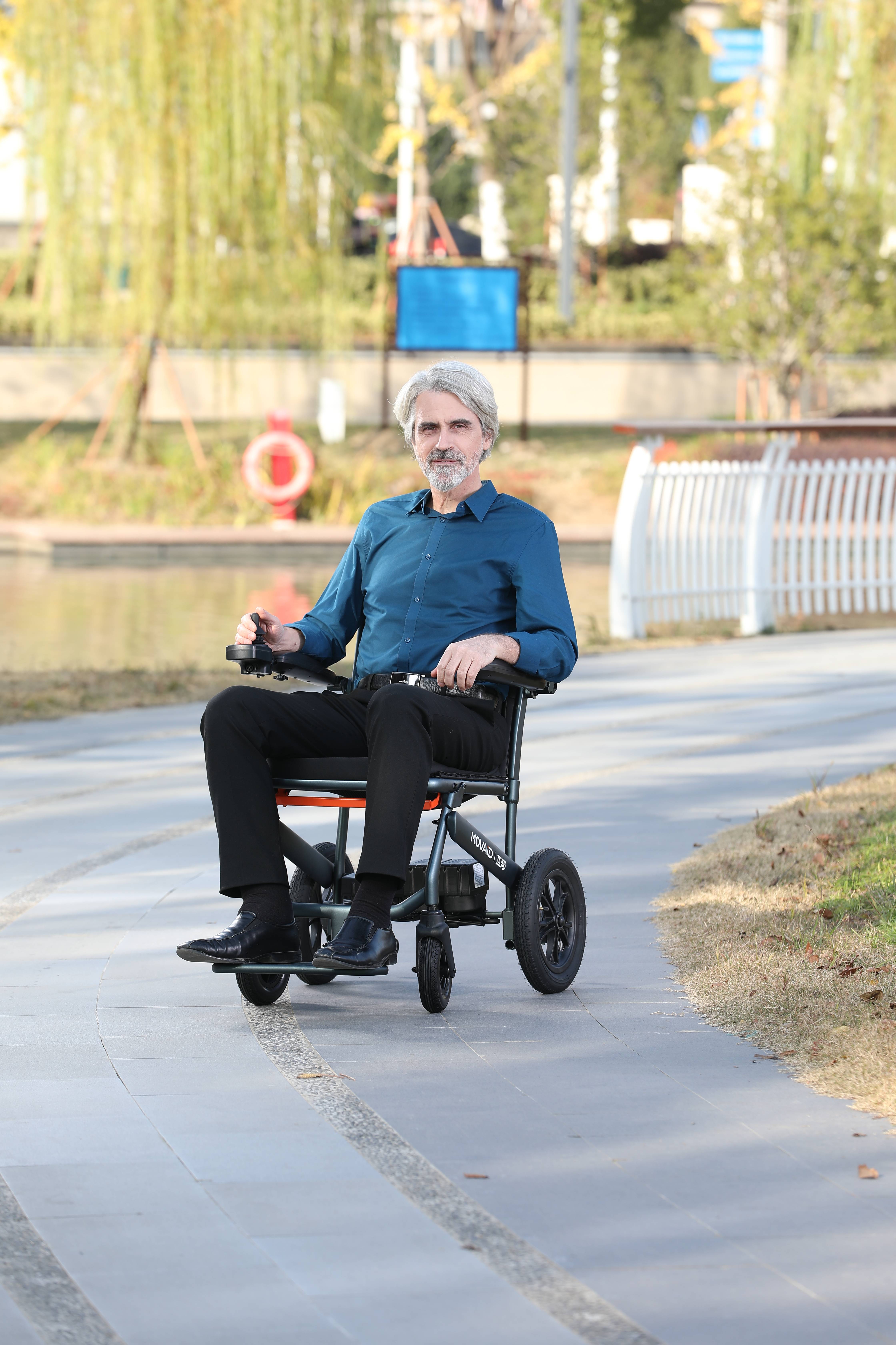 适合老人的旅游线路轮椅(适合老年人旅行的国内线路)