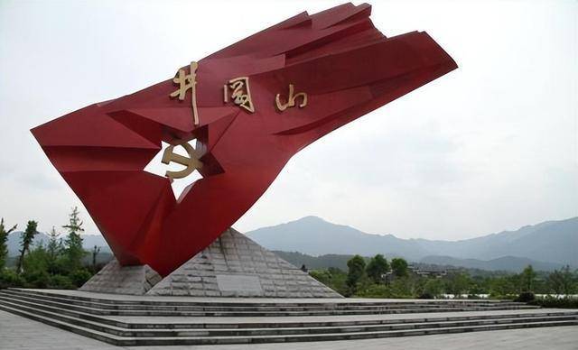 朱毛井冈山会师,成立的红四军共有九个团,后来发展为哪些部队