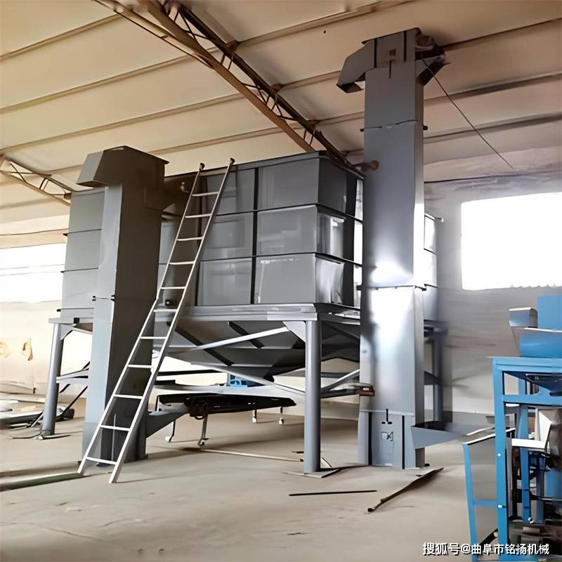 砼基础的表面应平整,并呈水平状态,保证斗式提升机安装后达到垂直要求