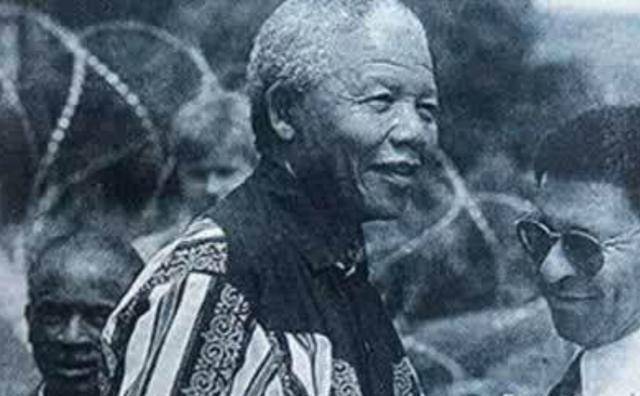 46岁被判无期,72岁出狱,与妻分离21年:曼德拉被肤色裹挟的一生