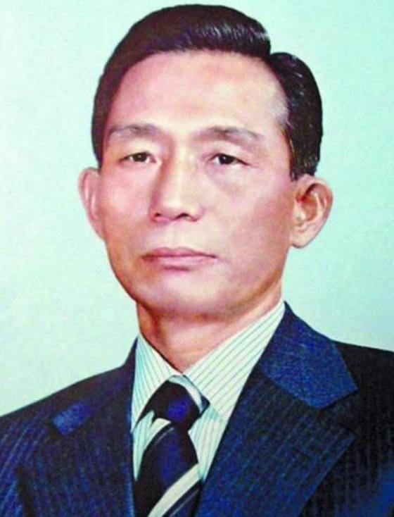 韩国第三任总统朴正熙,晚宴中被自己的情报部长射杀,女儿叫槿惠