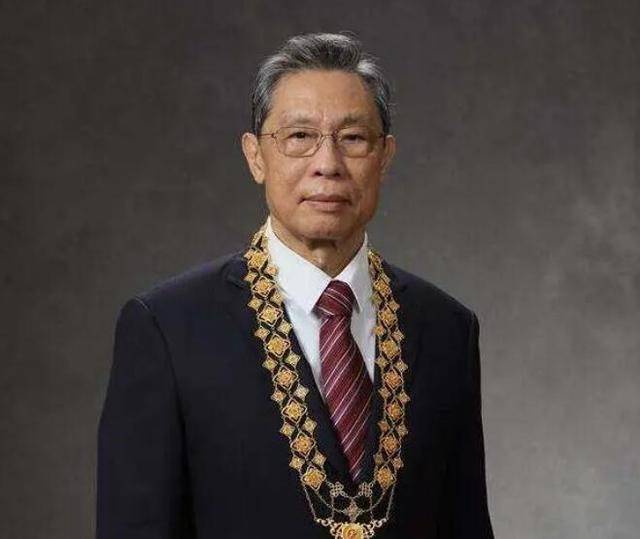 1984年叶剑英病危,中央已准备好追悼会,钟南山临危受命扭转局面