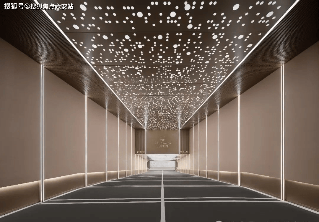 级"装标 满足你的所有期待可圈可点之处非常之多,豪宅常见的圆弧吊顶