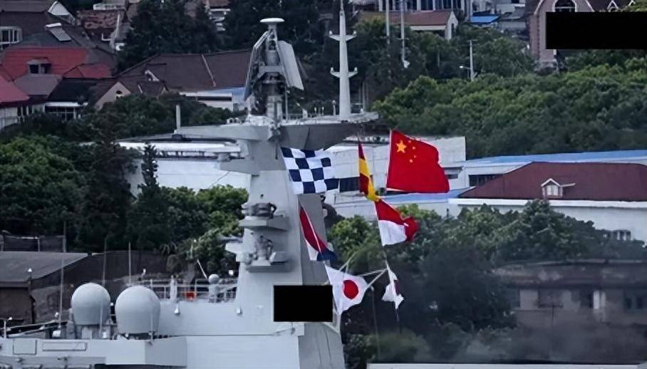 回顾:我国怎么会在自己的航母上悬挂日本国旗?这是怎么一回事?