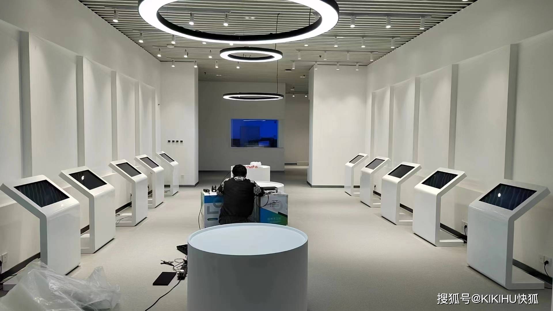 kikihu快狐品牌k型触摸屏一体机在500强企业展厅一展风采_互动_展馆