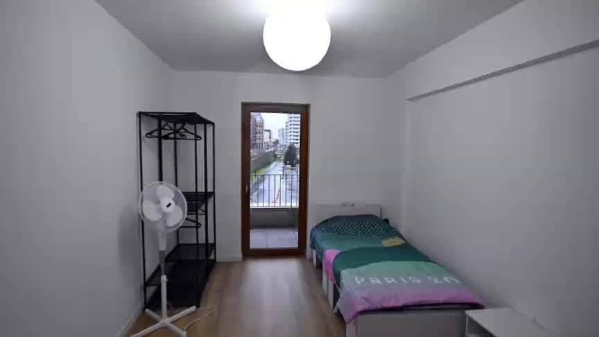 真丢人!巴黎奥运村环境太简陋,中国队自带厨师和空调成奥运亮点