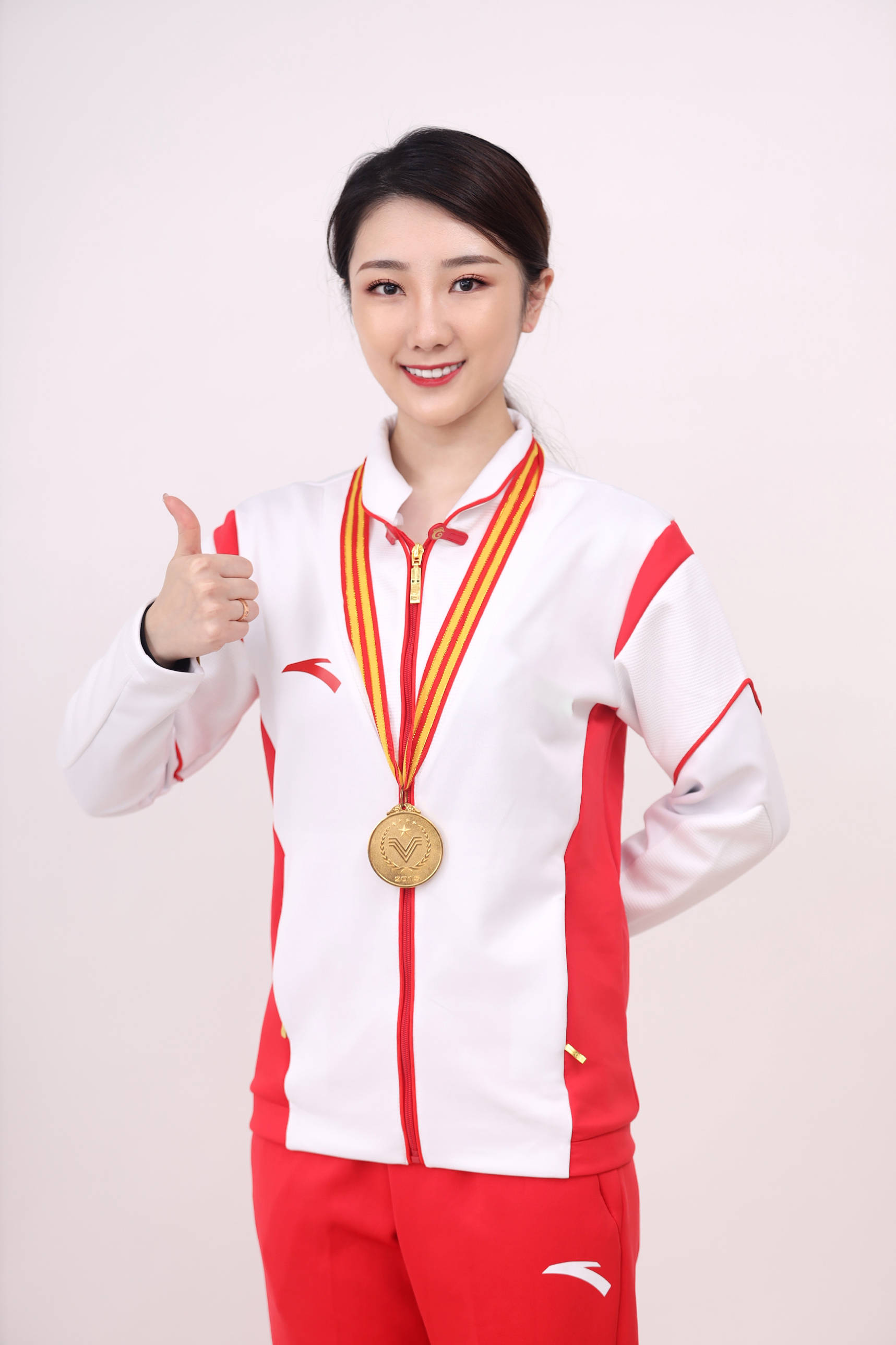 强强联手,共铸健康辉煌:上海复兴梦与花样滑冰冠军王雪涵携手前行