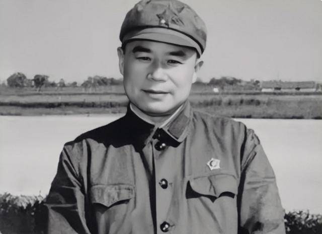 根据王近山的子女回忆,有一次王近山在喊第二任妻子黄慎荣时,竟然错误