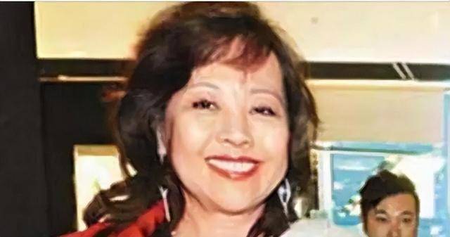 遗孀携20亿定居泰国,大儿子已工作成餐厅厨师_香港_罗艳芳_李泽钜