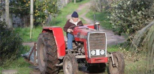 乌拉圭前总统穆希卡：每月生活费仅有1100美元，辞职拒领退休金-乌拉穆旦计划