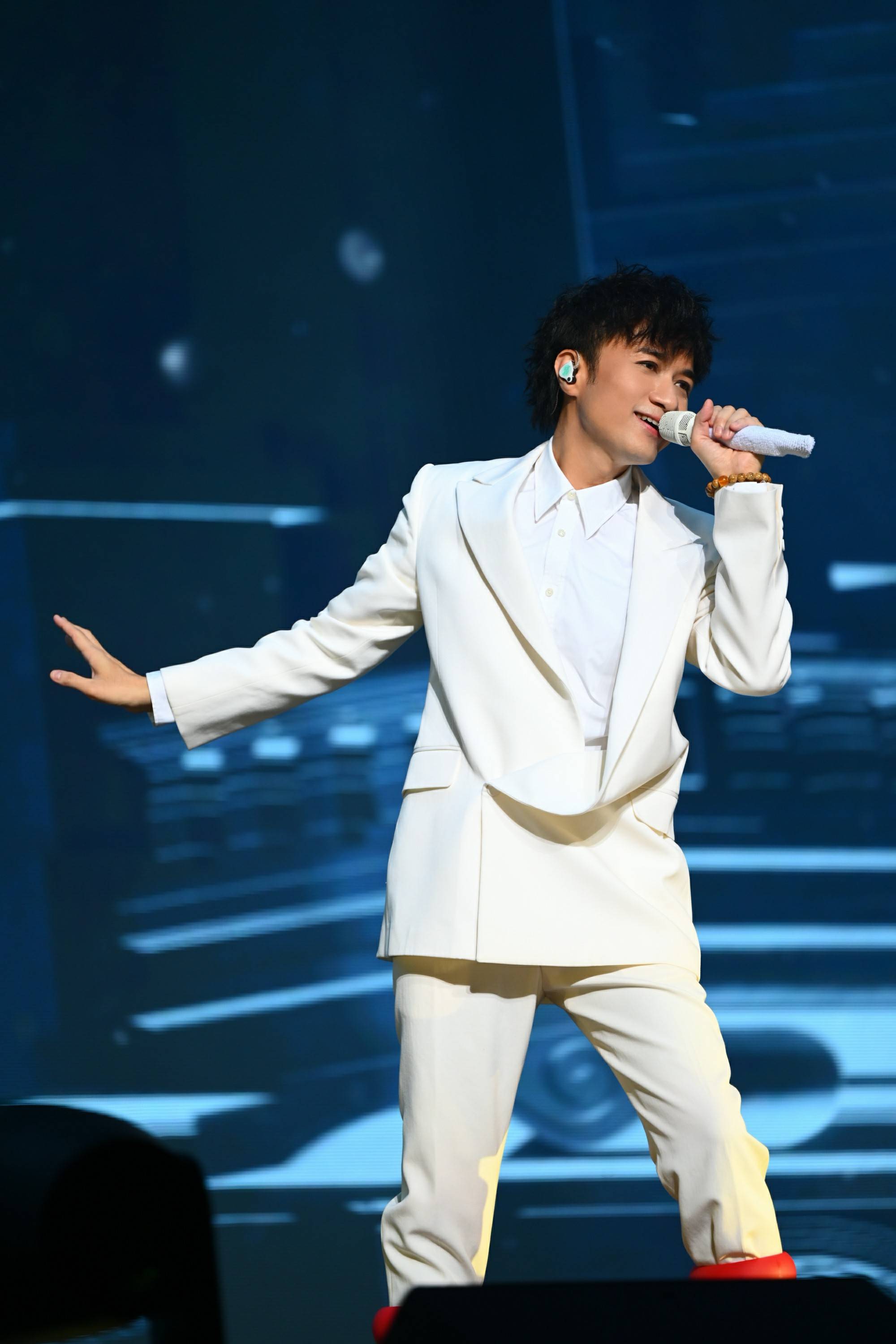 古巨基演唱会重庆站复刻《我是歌手》 时隔十年再唱《匆匆那年》