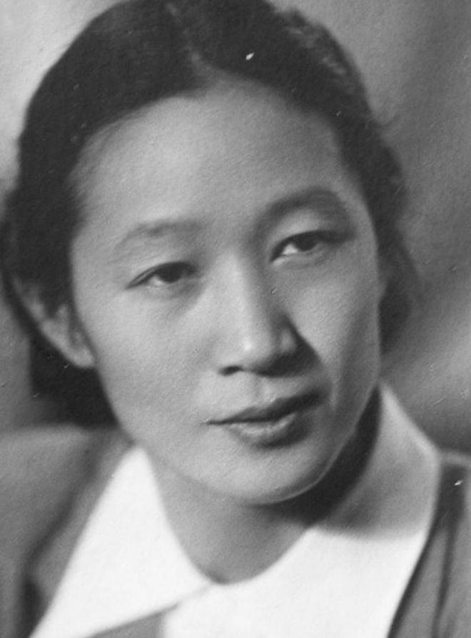 瞿秋白唯一的女儿,当过周总理的翻译,28岁完成一项重要任务_杨之华