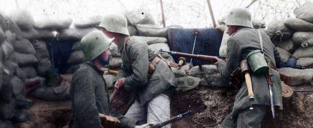 "绞肉机"凡尔登战役多残酷?士气崩溃不敢跑,转身就是友军枪口