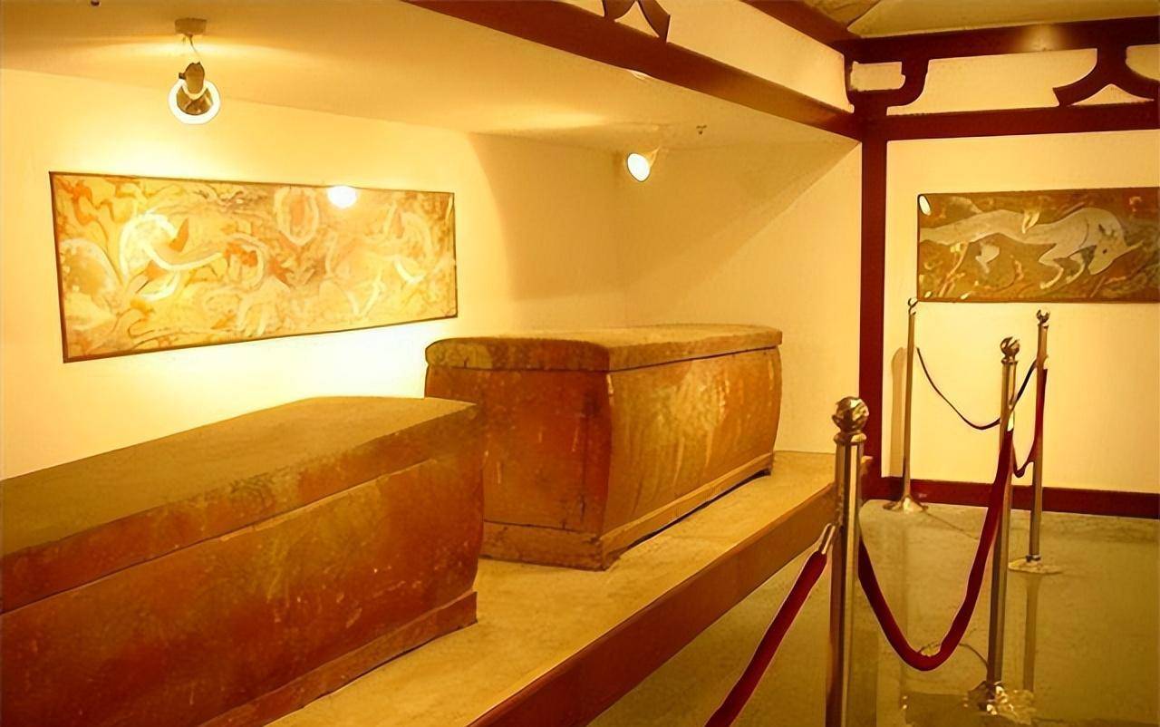 南宋合葬墓,夫妻二人千百年来肉身不腐,血管清晰可见_棺材_古尸_男尸