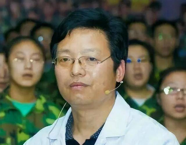 回顾:"恶魔"杨永信,曾电击7000名少年,却是父母眼中的"救世主"