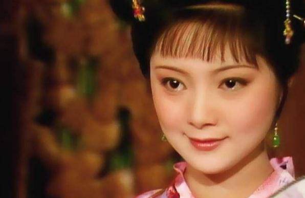 贾宝玉生病后,贾母罚紫鹃陪伴,又让琥珀照顾黛玉,用心良苦